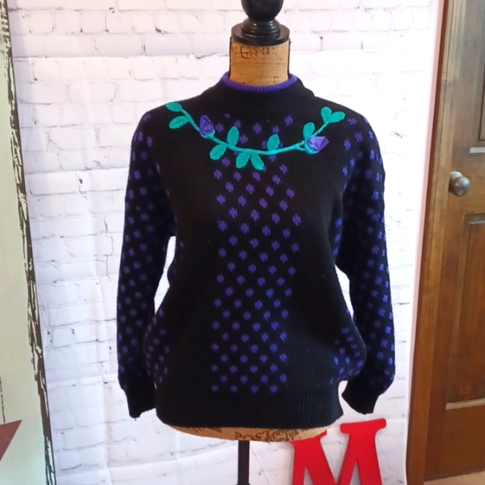VINTAGE CREW NECK SWEATER BY BASKET OF YARN SIZE L deep purple with embroidery